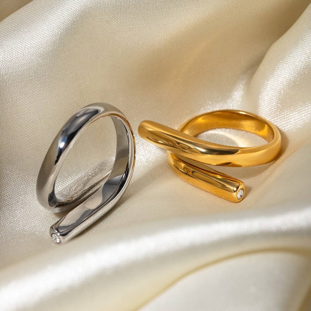18K Gold Untamed Abstract Geometric CZ Stacking Ring
