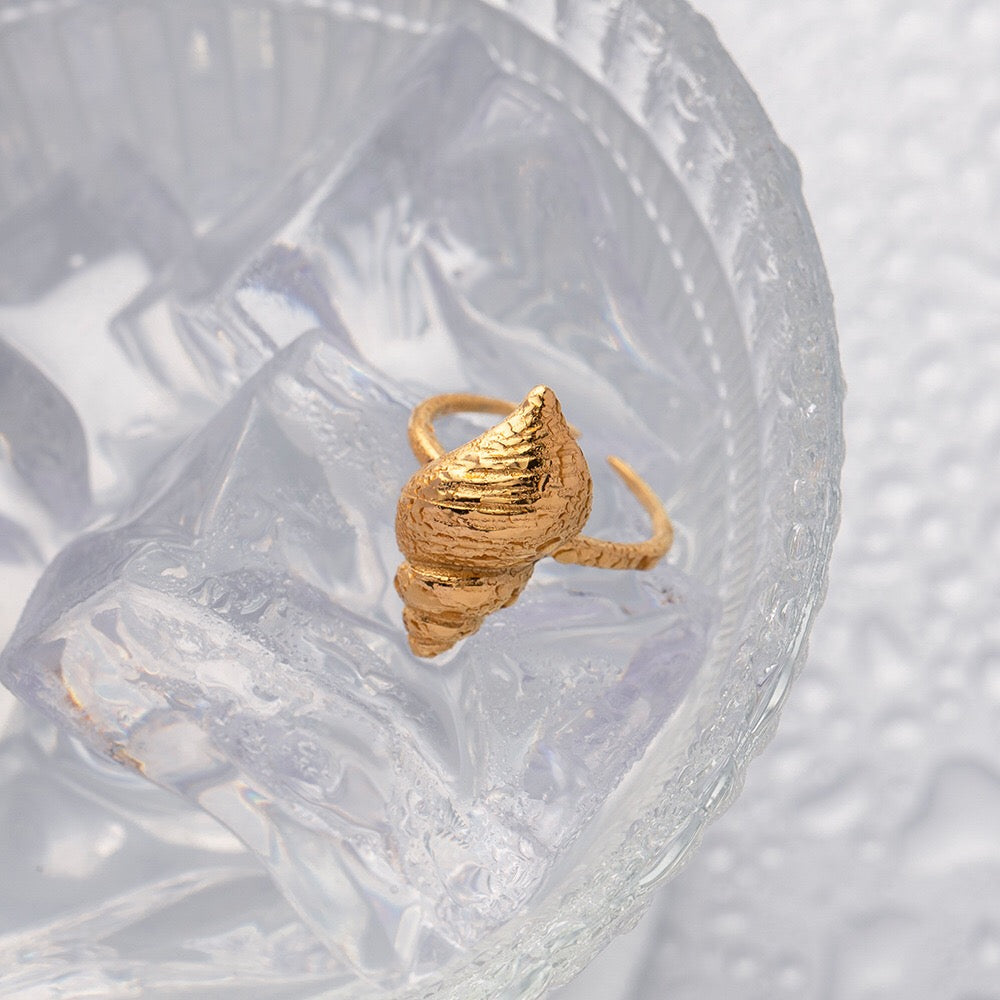 18K Gold Conch Ring