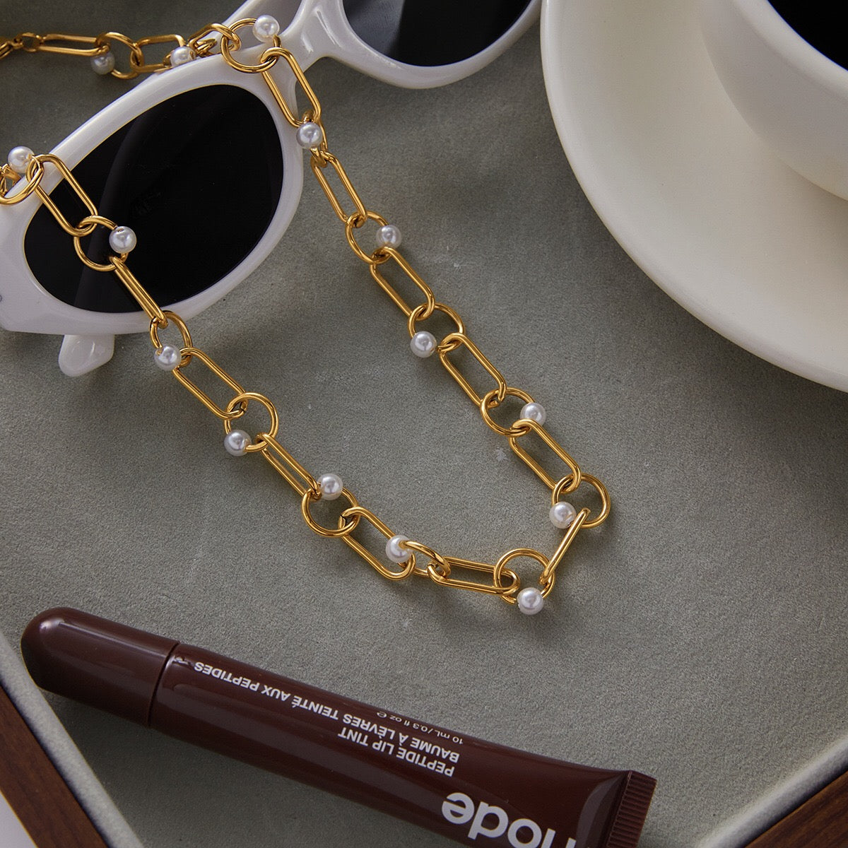 18K Gold Modern Loop Pearl Circle Chain Necklace