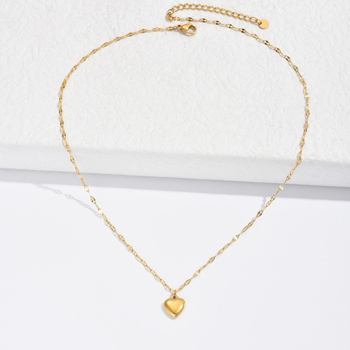 18K Gold Minimalist Heart Necklace