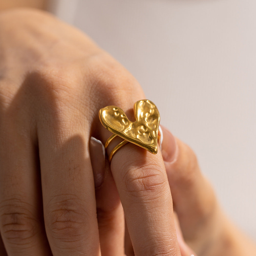 18K Gold Hammered Heart Statement Ring