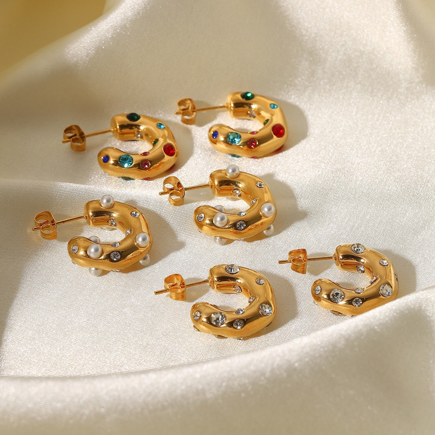 18K Gold Extra Chic Huggie Earrings