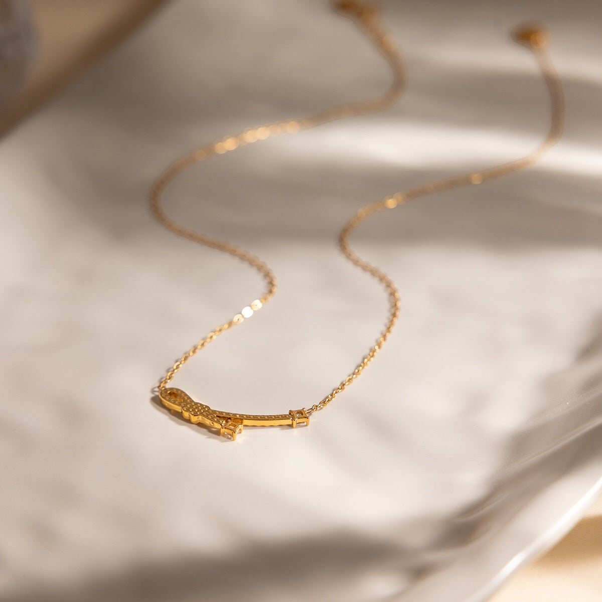 18K Gold The Promise Knot Pave Dainty Pendant Necklace