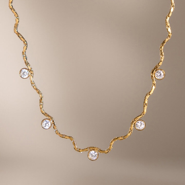 18K Gold Celeste Elegant Dainty Wavy Chain Necklace