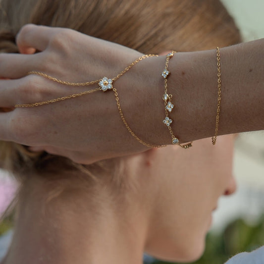 18K Gold Waterproof Dainty Flower Hand Chain Bracelet