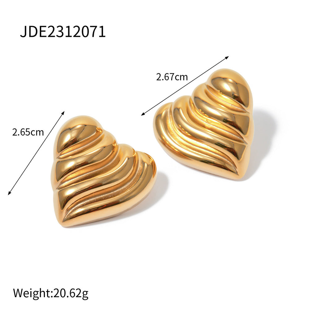 18K Gold Ribbed Heart Statement Stud Earrings