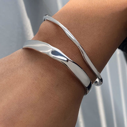 18K Gold Minimalist Edge Simple Wave Stacking Cuff Bangle Bracelet