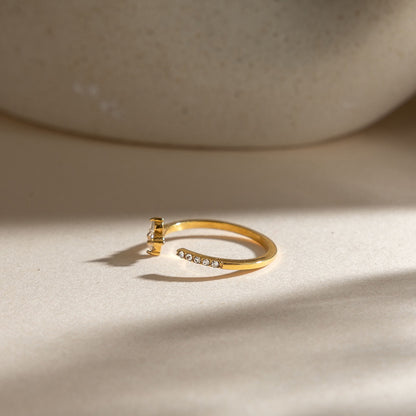 18K Gold Clover Kiss Dainty Stacking Cuff Ring