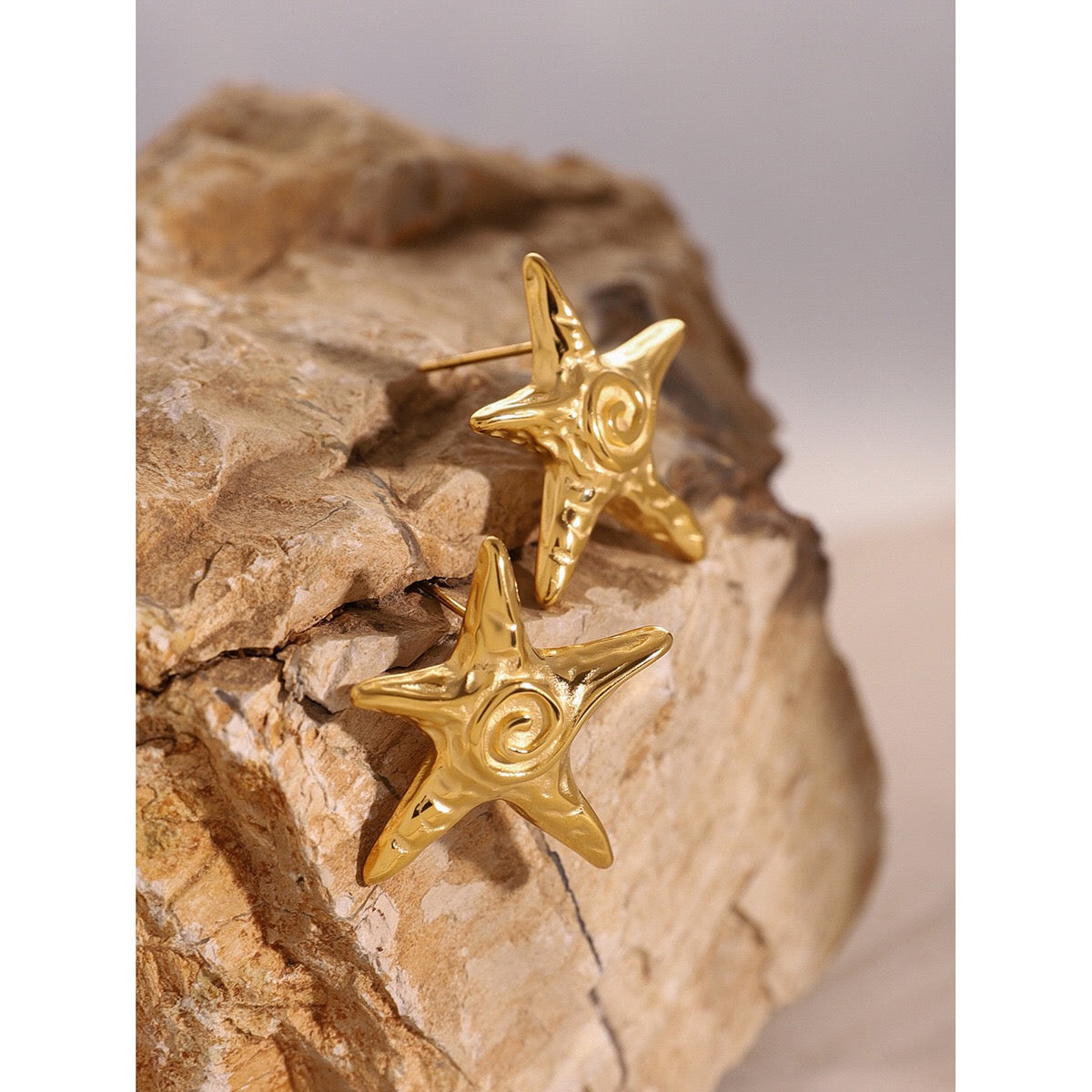 18K Gold Ocean Swirl Starfish Stud Earrings
