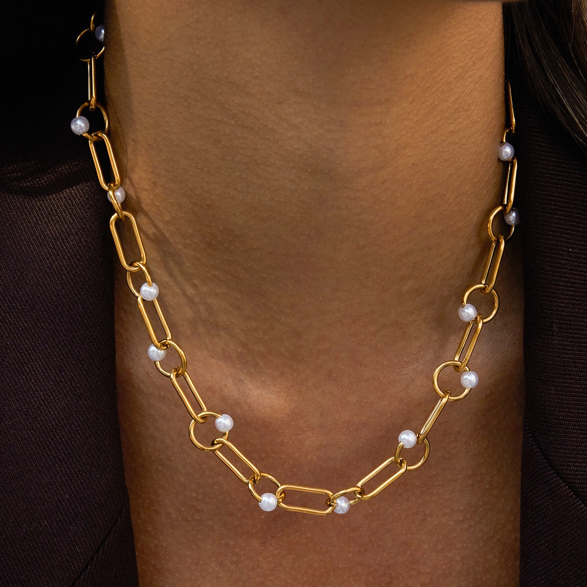 18K Gold Modern Loop Pearl Circle Chain Necklace