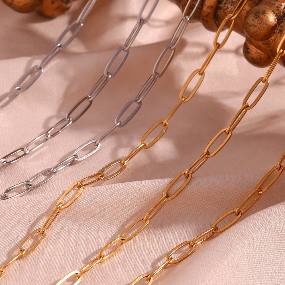 18K Gold Paperclip Necklace