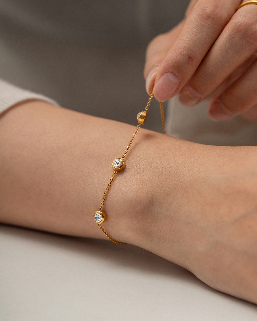 18K Gold Minimal Glow Dainty Chain Bracelet