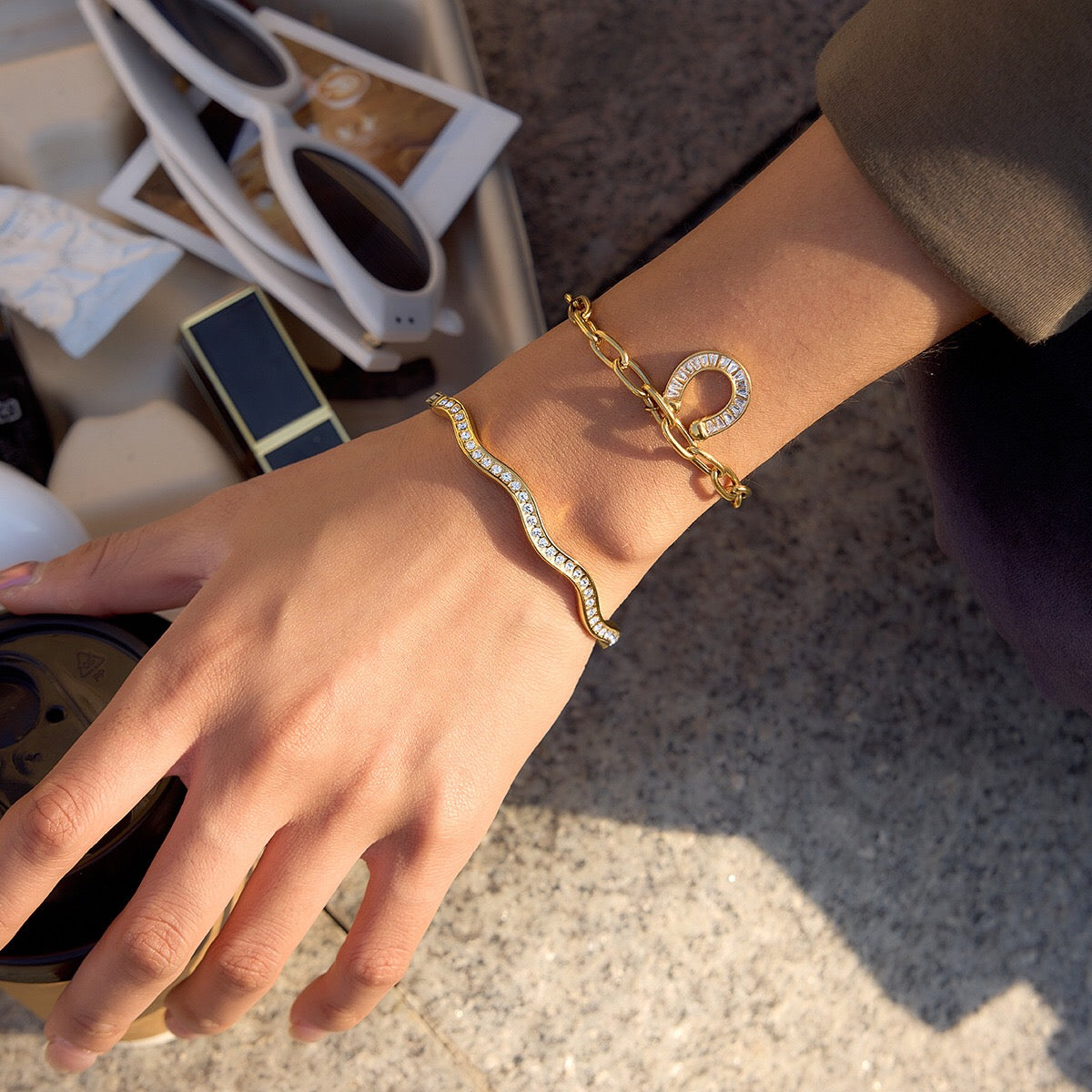 18K Gold Lucky Strike Horseshoe Chunky Paperclip Chain Bracelet