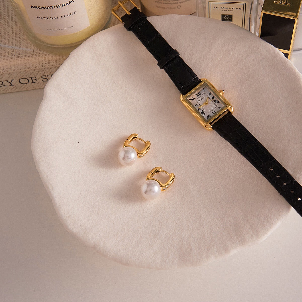 18K Gold Soft Brilliance Pearl Stud Earrings