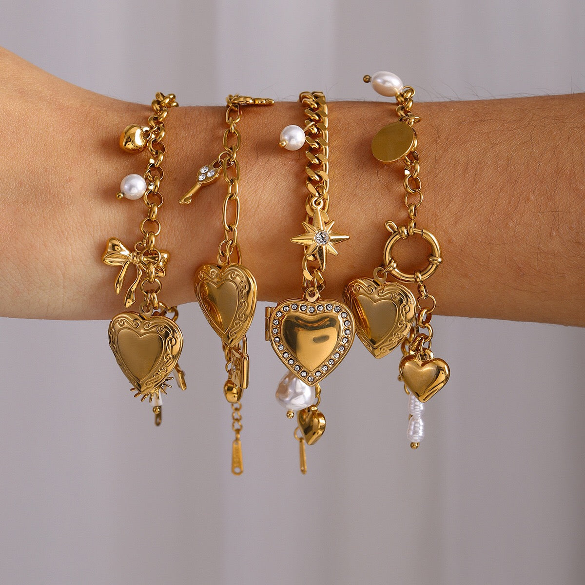 18K Gold Heart Locket Chunky Charm Bracelet