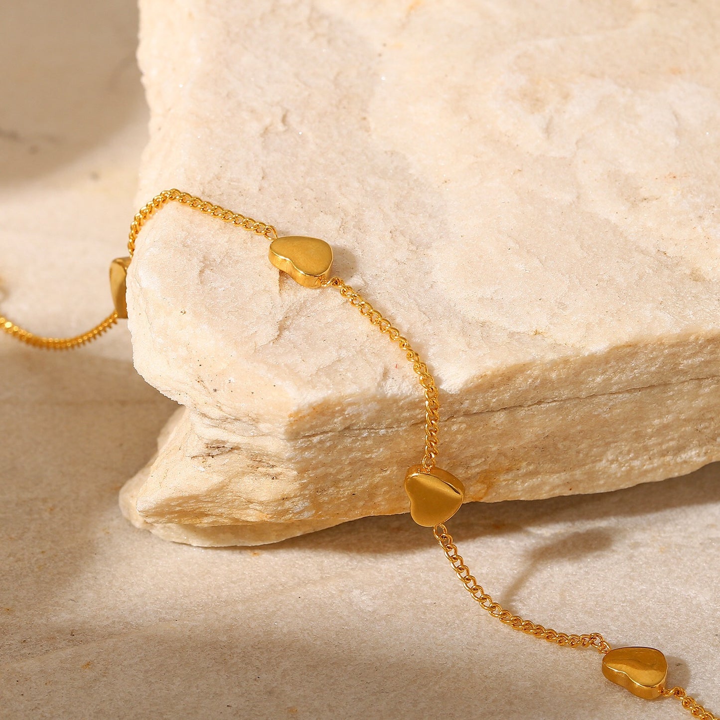 18K Gold Minimalist Heart Bracelet