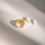 18K Gold Ribbed Cross Band Ring