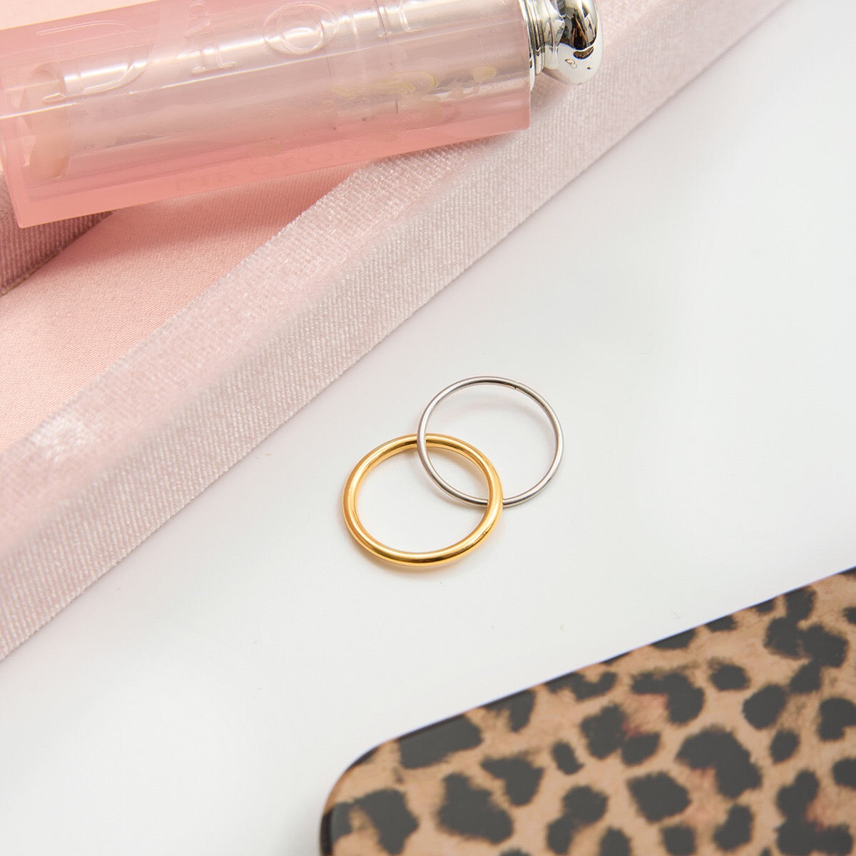 18K Gold and Silver Two Tone Intertwine Multiple Linked Trinity Ring Stack