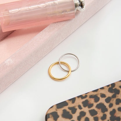 18K Gold and Silver Two Tone Intertwine Multiple Linked Trinity Ring Stack