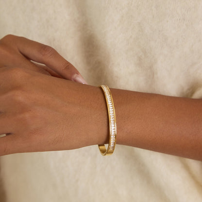 18K Gold Endless Glow Statement Tennis Bangle Bracelet