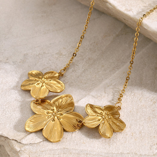 18K Gold Summer Flower Pendant Statement Necklace
