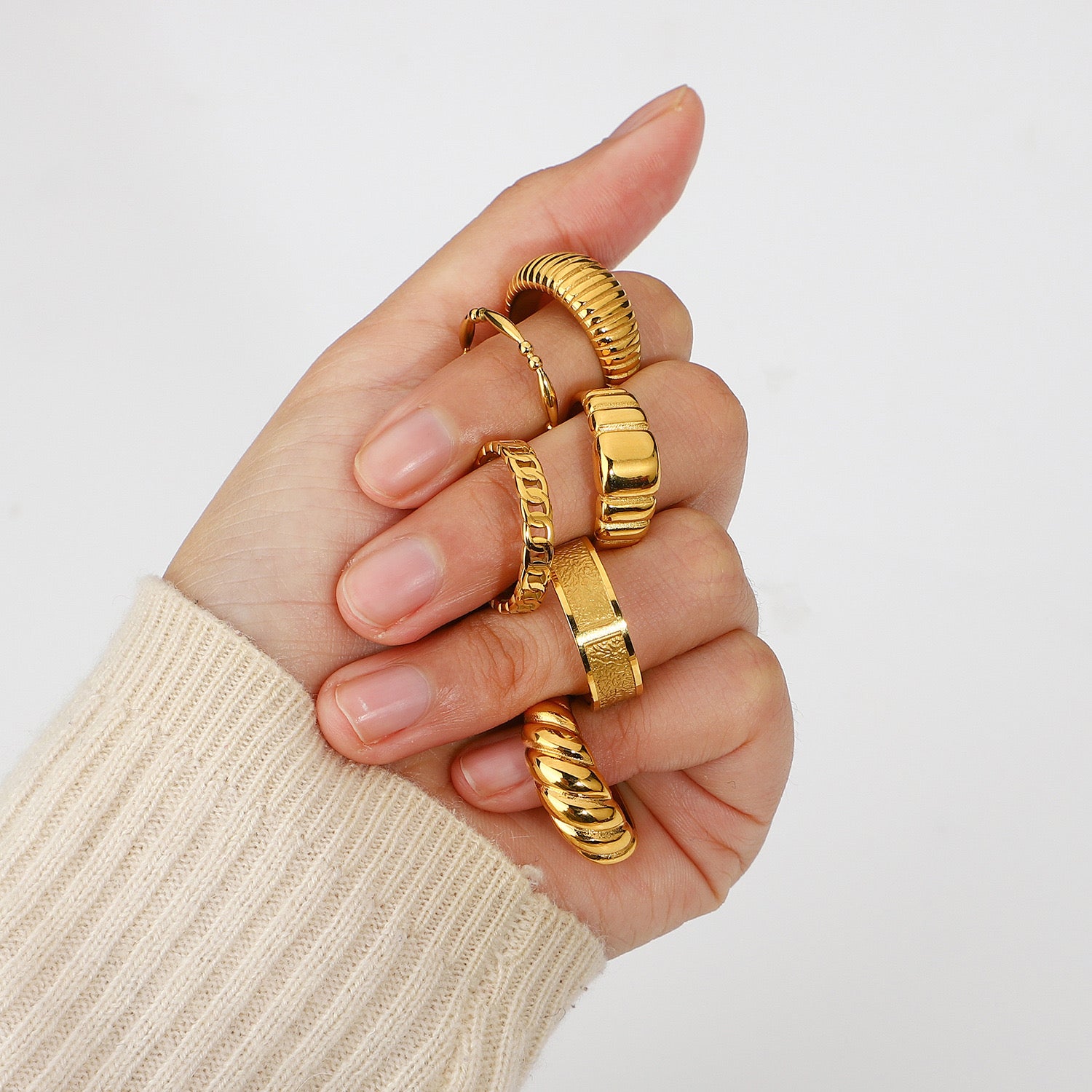 18K Gold Croissant Ring