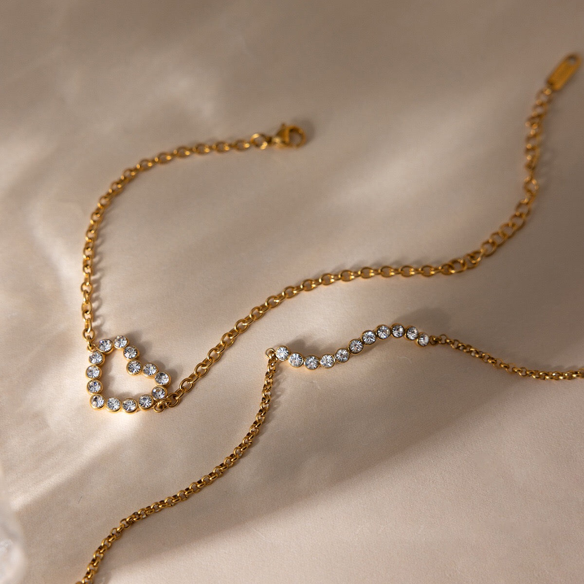 18K Gold Bliss Pave Heart Dainty Bracelet