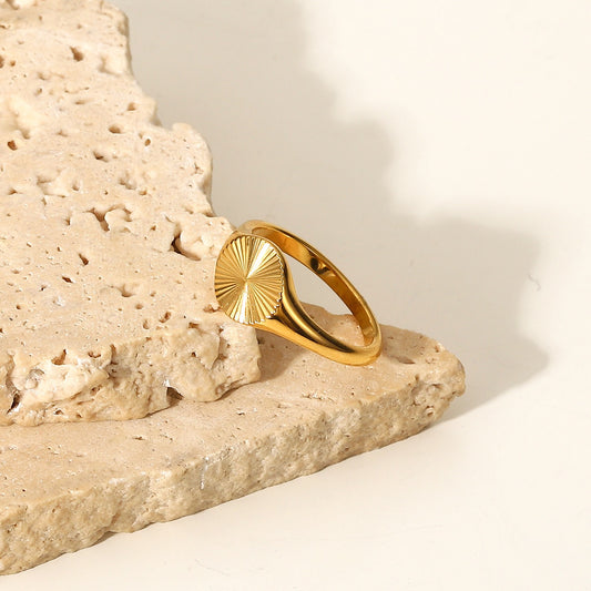 18K Gold Glow Signet Ring