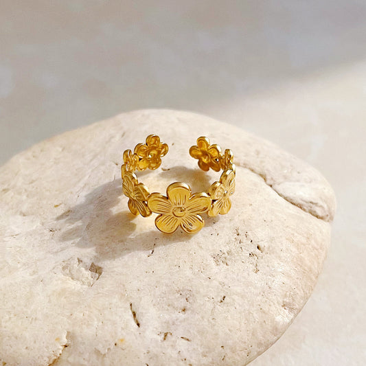 18K Gold Cherry Blossom Flower Band Ring
