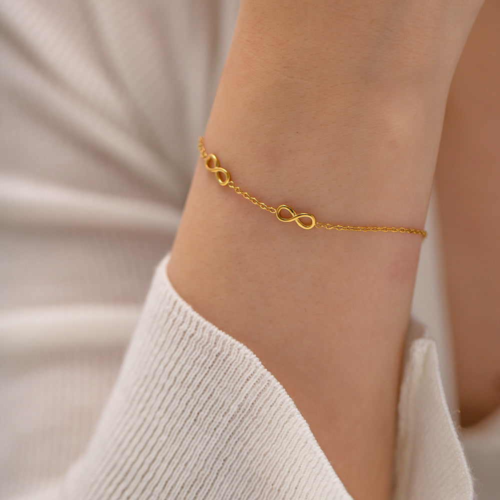 18K Gold Infinity Bracelet