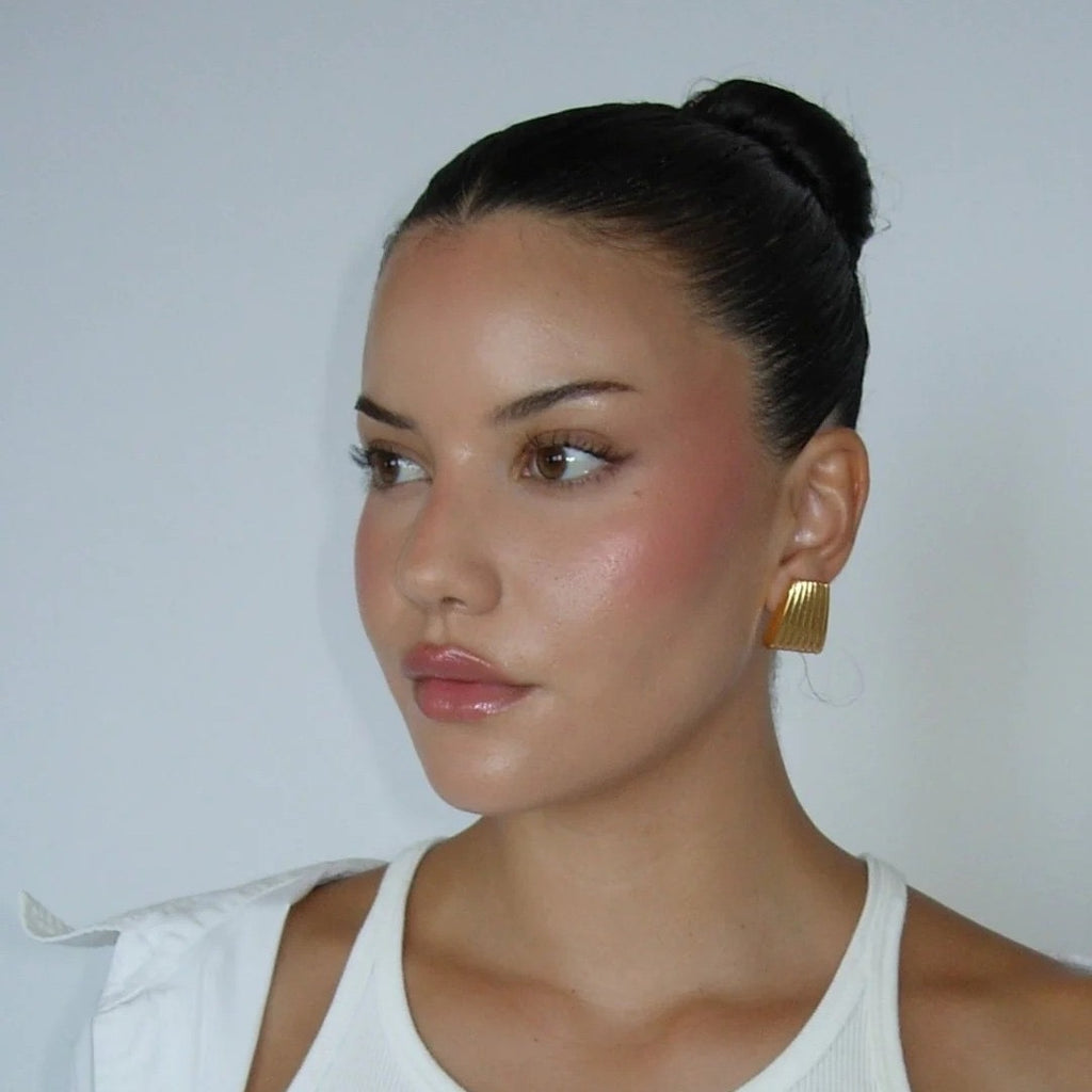 18K Gold Trendy Ribbed Plate Stud Earrings
