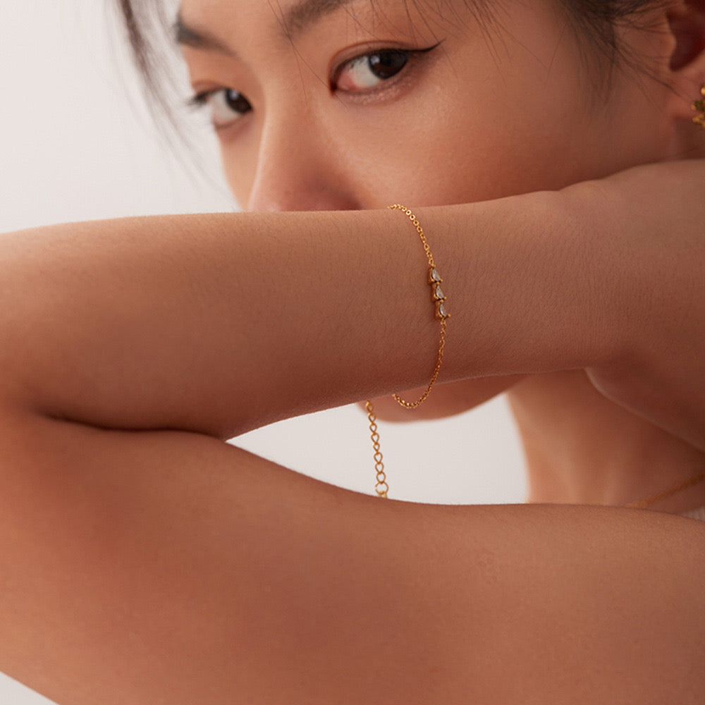 18K Gold Bling Arrow Bracelet