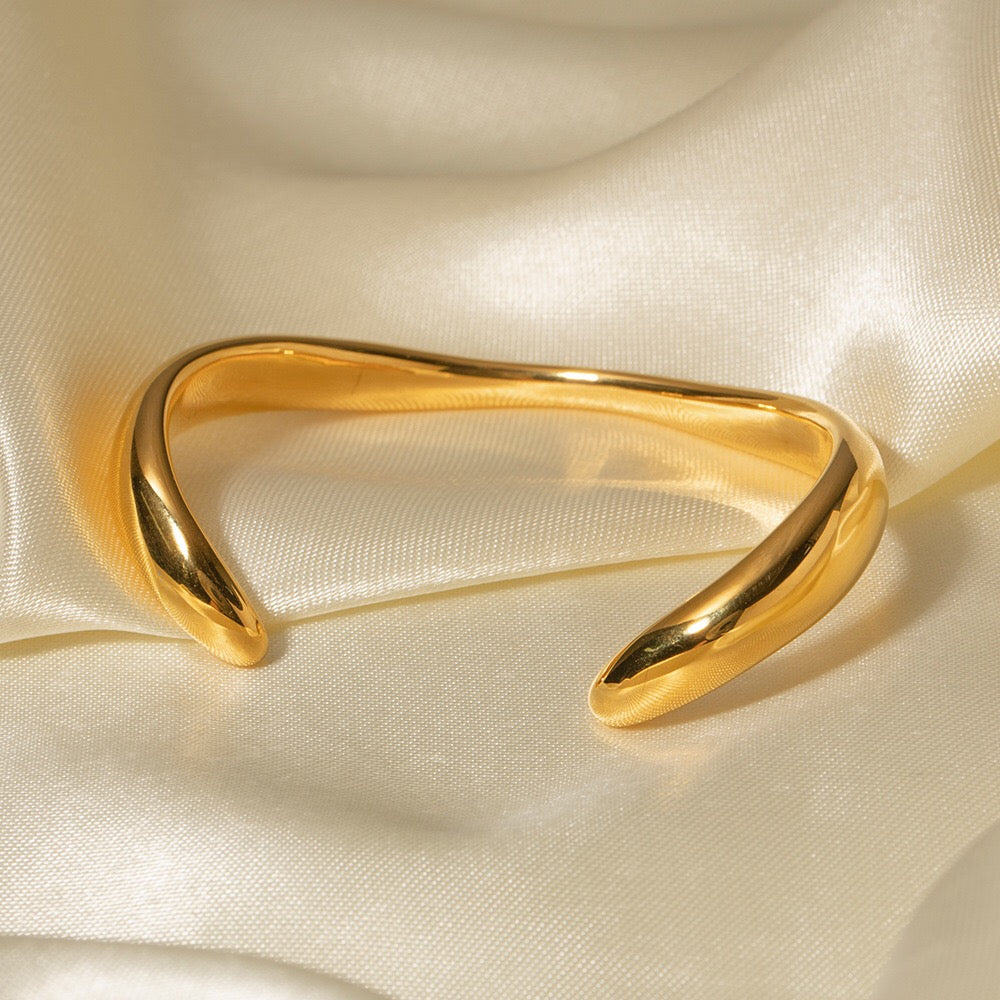 18K Gold Radiance Statement Cuff Bangle Bracelet