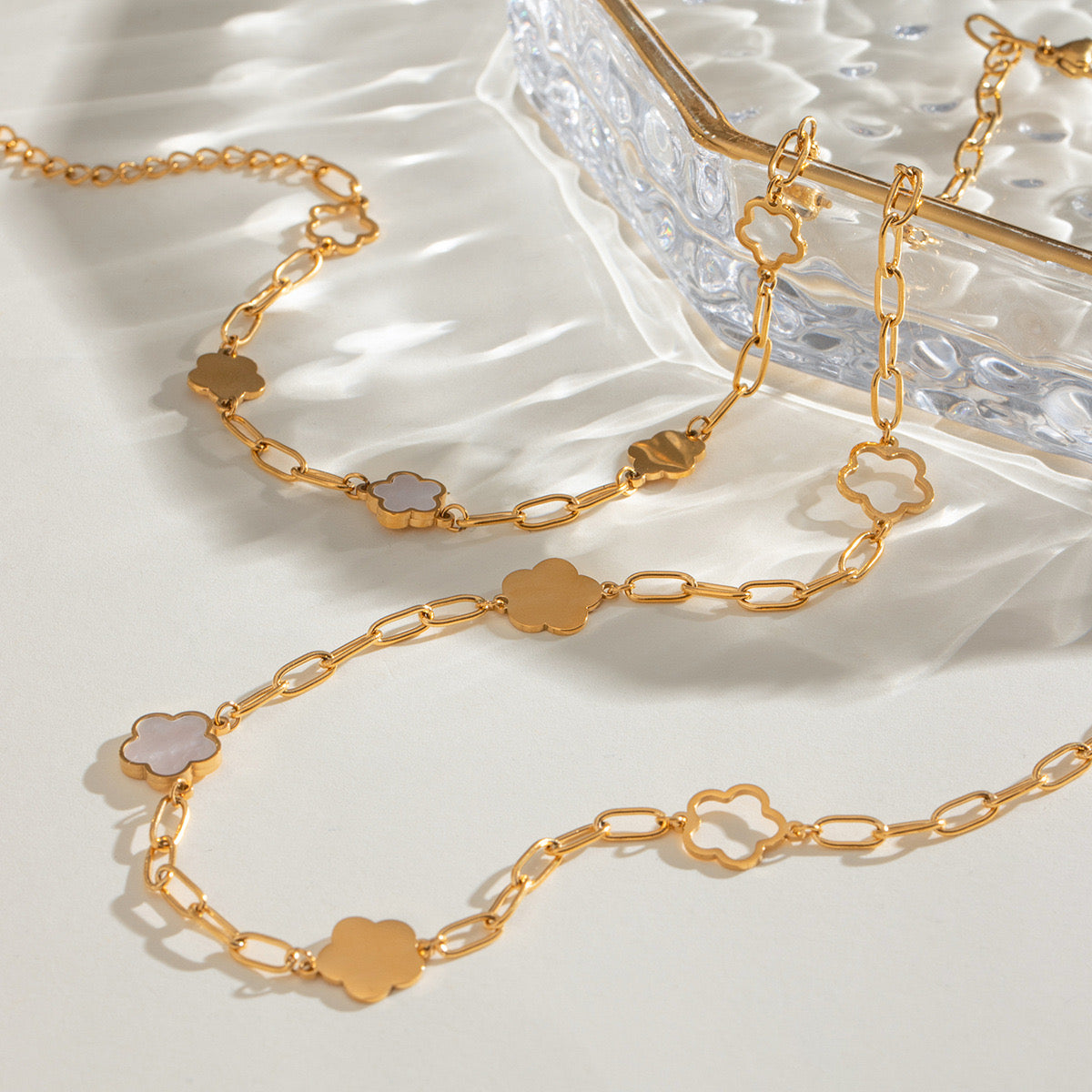 18K Gold Flower Paperclip Chain Bracelet