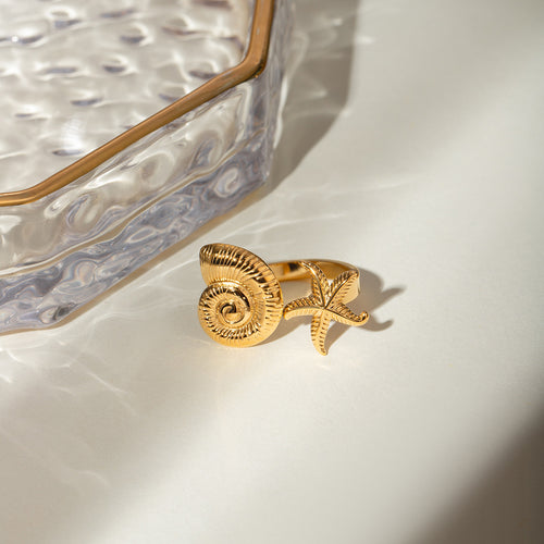 18K Gold Beach Day Starfish Conch Ring