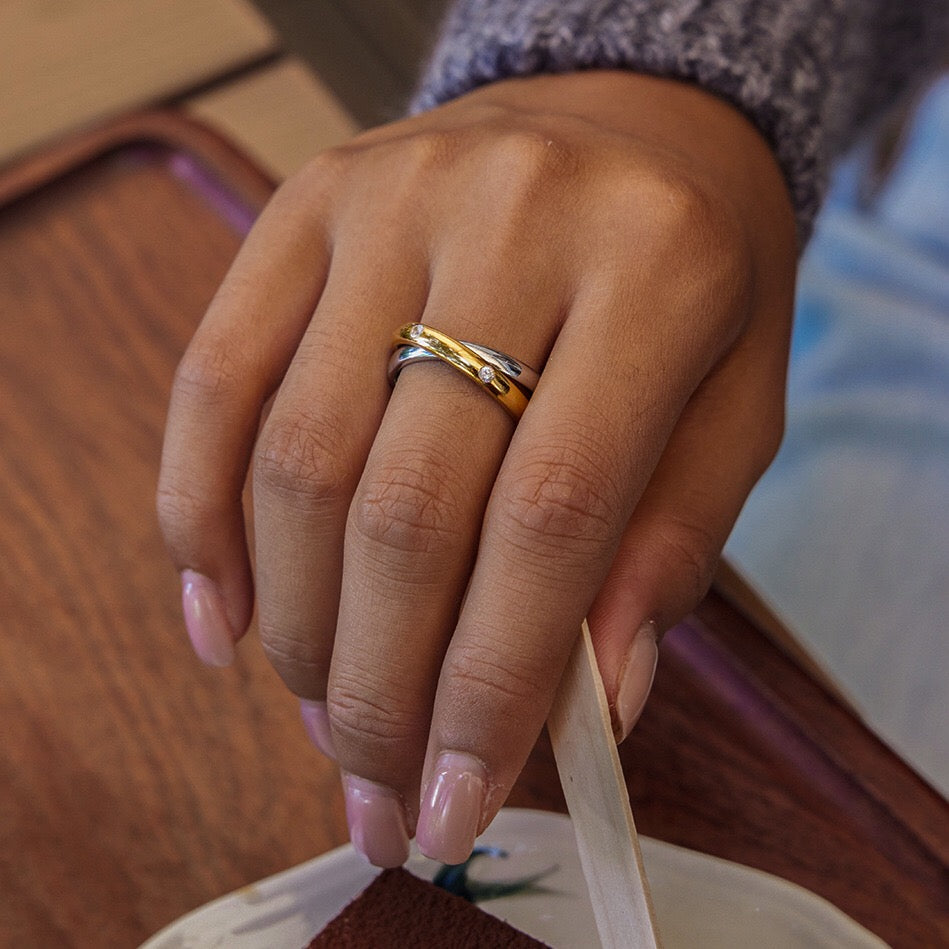 18K Gold and Silver Two Tone Multiple Linked Spinelli Trinity Ring Stack