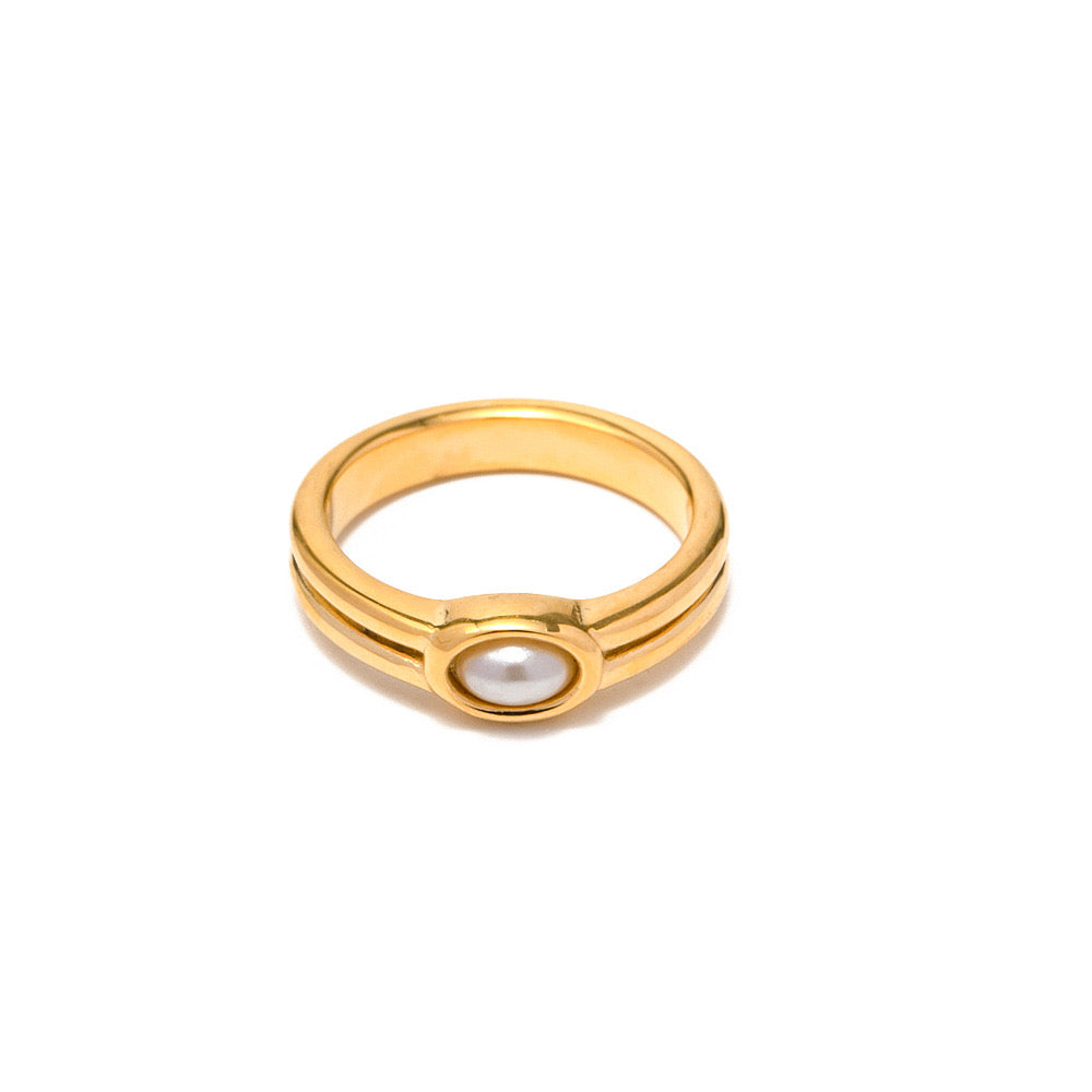 18K Gold Minimalist Pearl Ring