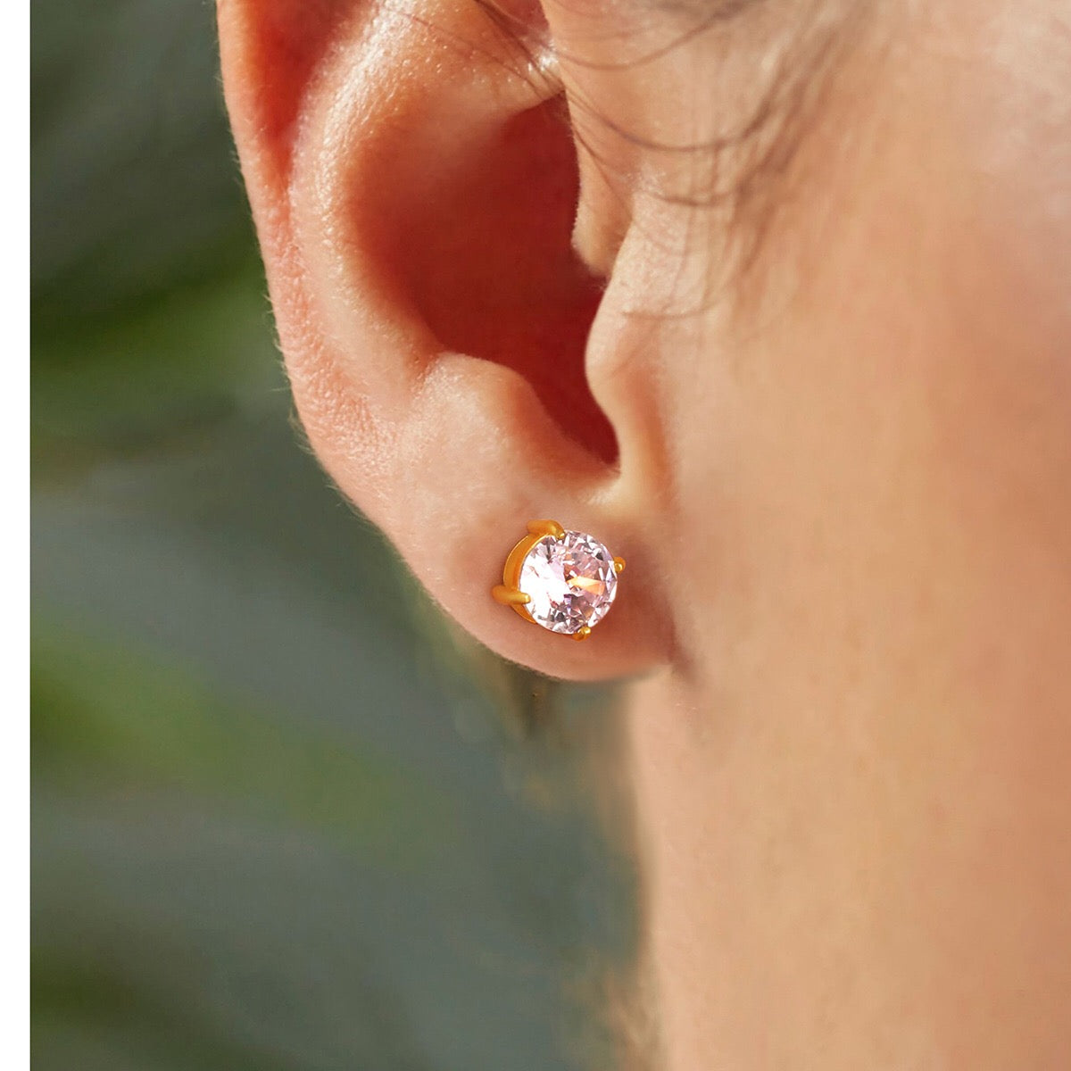 18K Gold Essential Elegance Flat Back Stud Nap Earrings