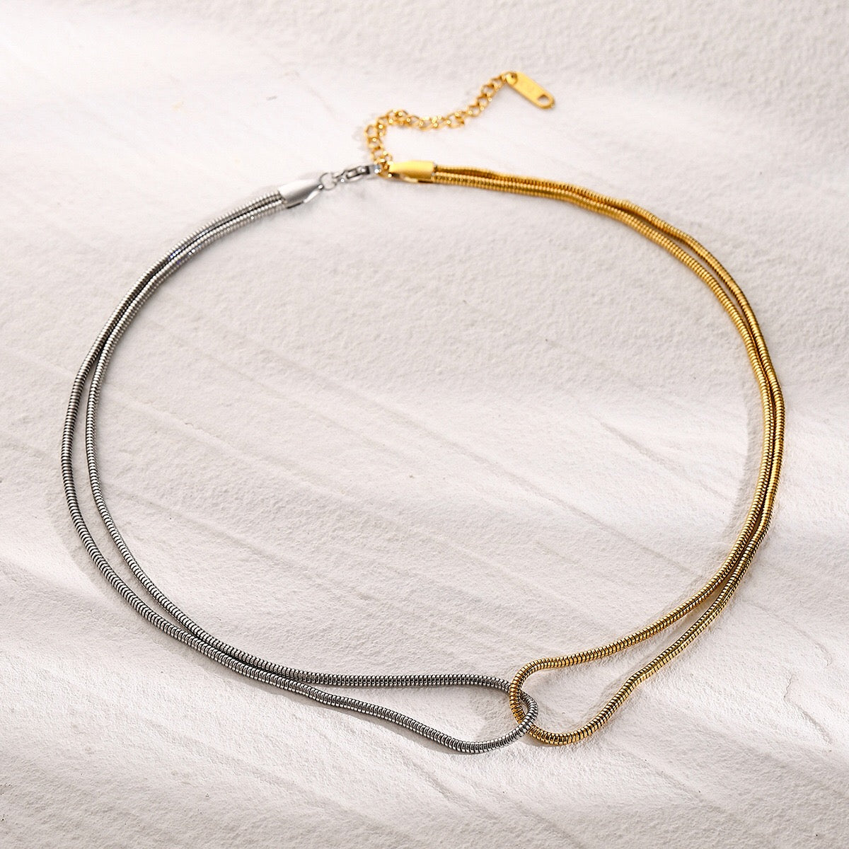 18K Gold Two Tone Interlocked Chain Necklace