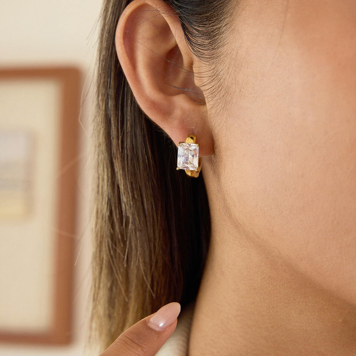 18K Gold Essential Bling Small Hoop Huggie Earrings