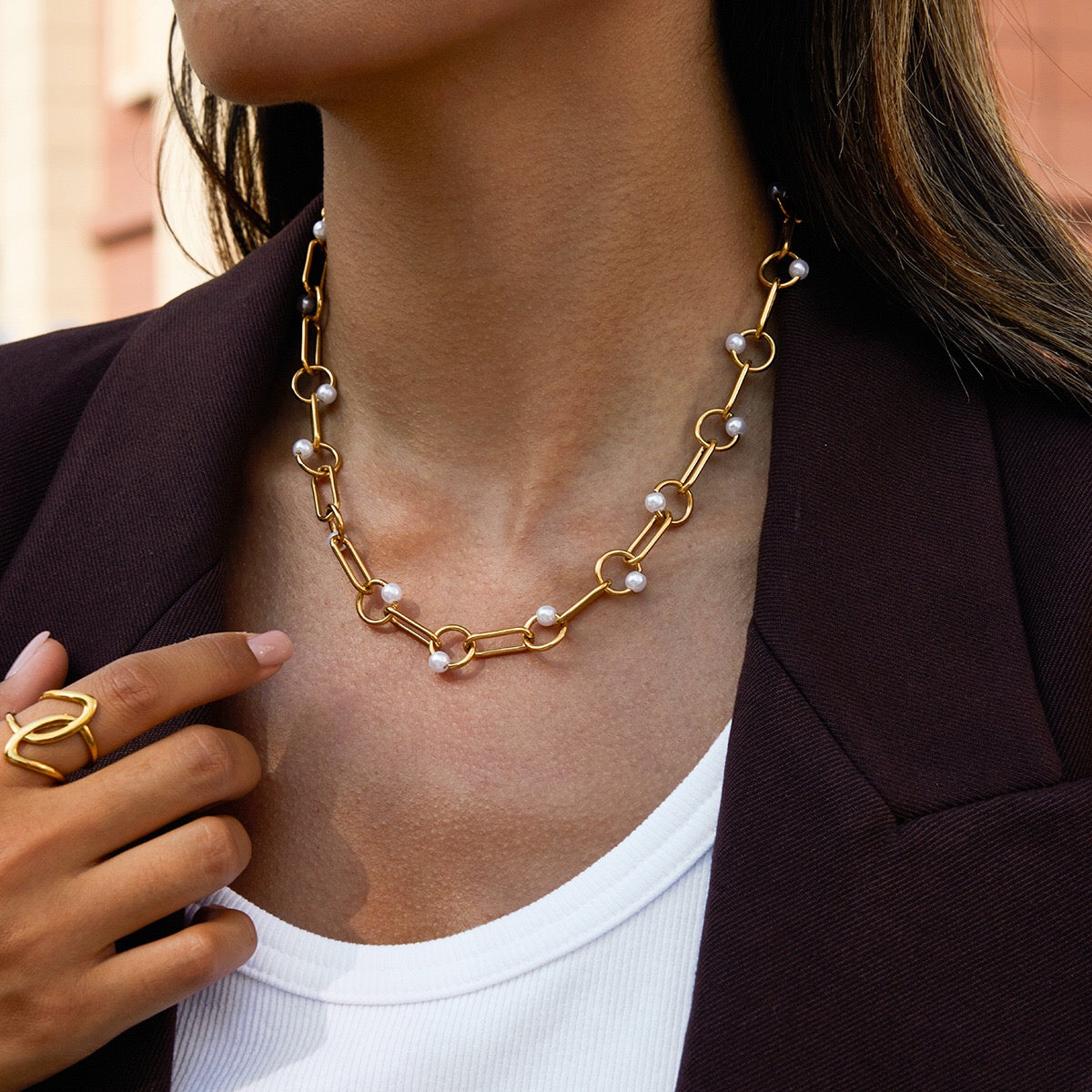 18K Gold Modern Loop Pearl Circle Chain Necklace