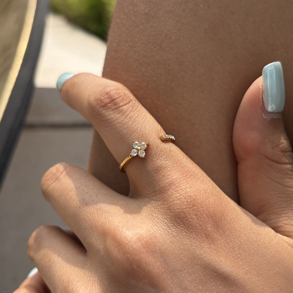18K Gold Clover Kiss Dainty Stacking Cuff Ring