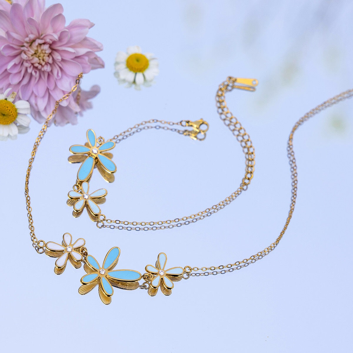 18K Gold Blue Flower Dainty Pendant Necklace