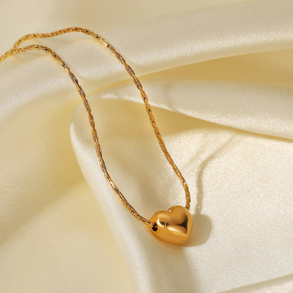 18K Gold Dainty Heart Pendant Necklace
