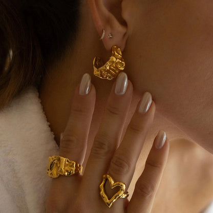 18K Gold Chic Design Small Hoop Huggie Earrings