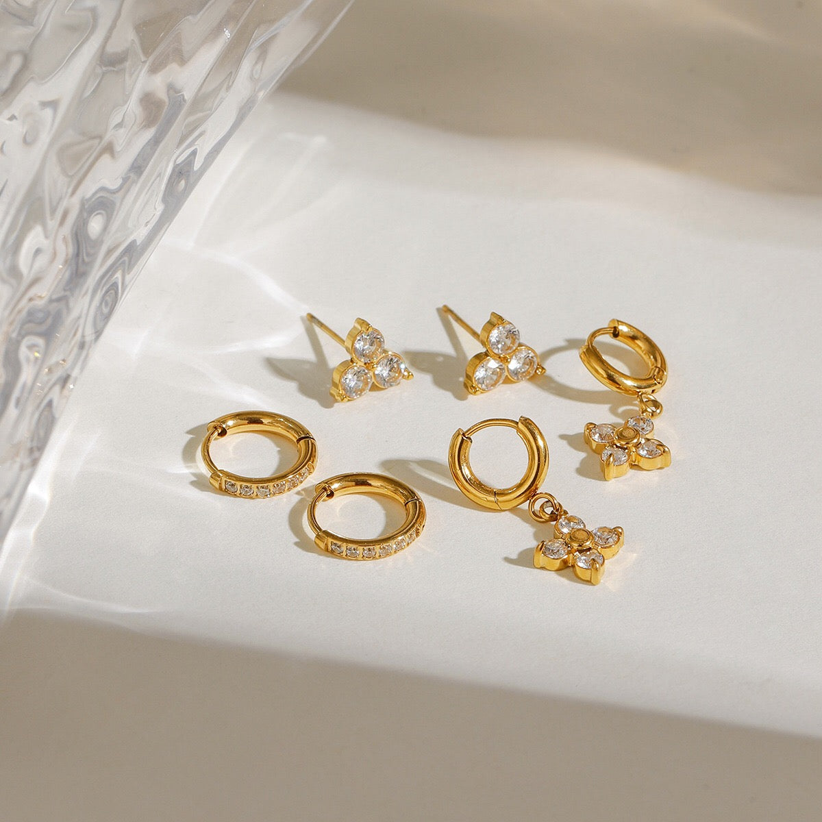 18K Gold Four Leaf Clover Dainty Flower CZ Huggie Earrings Ear Studs Set