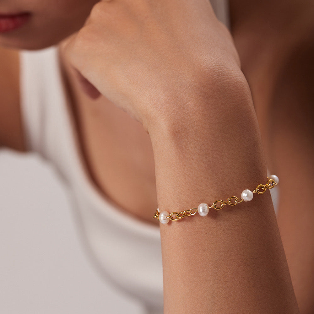 18K Gold Chic Pearl Chain Bracelet