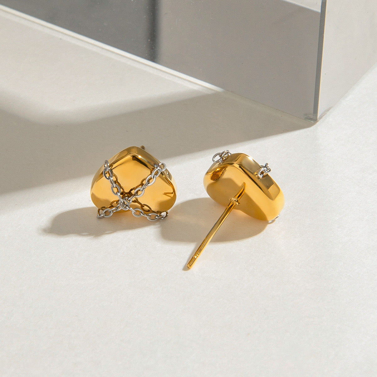 18K Gold Chained Hearts Stud Earrings