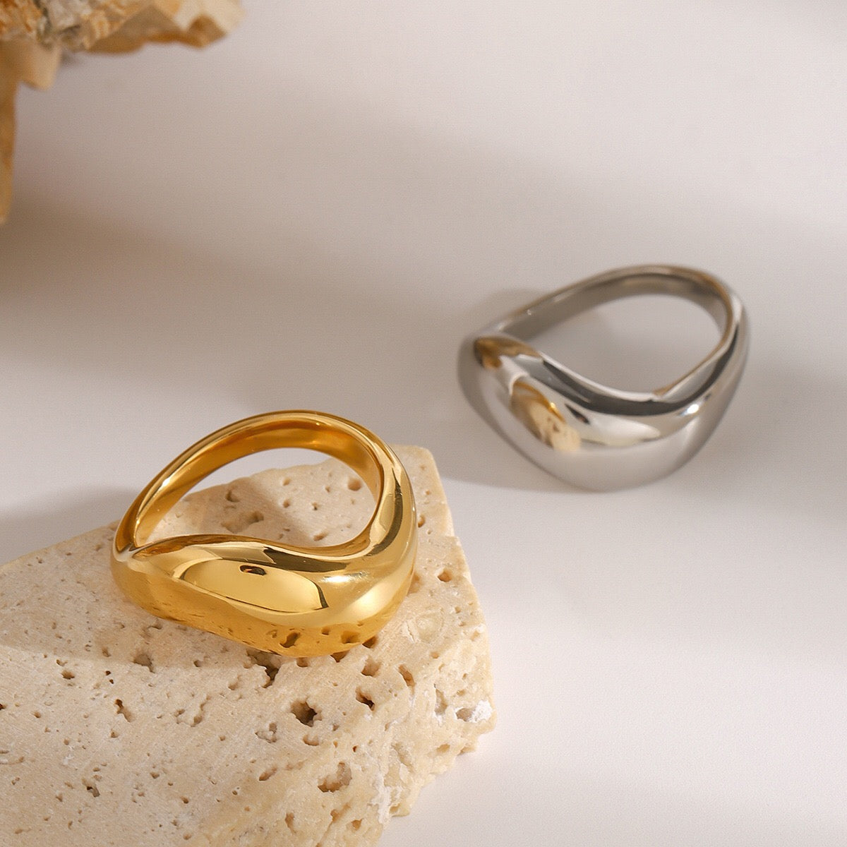 18K Gold Free Flow Puffy Stacking Ring