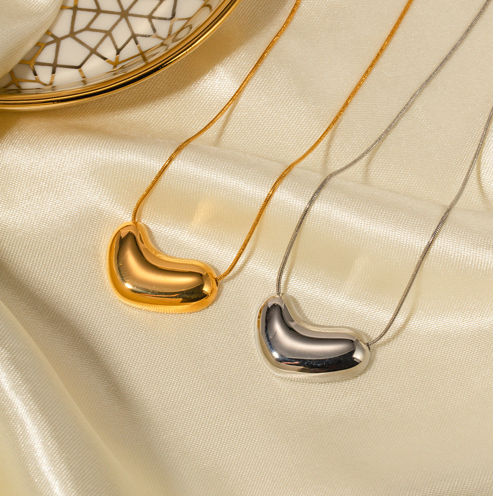 18K Gold Liquid Heart Pendant Statement Necklace